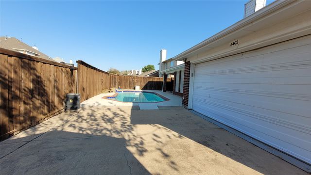 8402 Hartford Drive, Rowlett, TX 75089