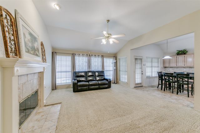 8402 Hartford Drive, Rowlett, TX 75089