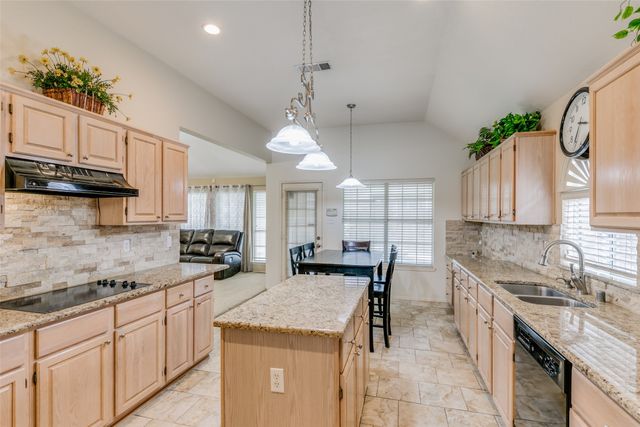 8402 Hartford Drive, Rowlett, TX 75089