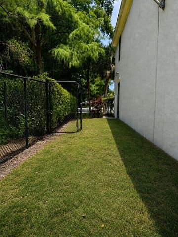 3373 CONFETTI Lane 77-8, Margate, FL 33063