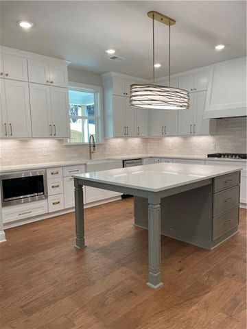 2942 Graham Gardens Lane, Marietta, GA 30062