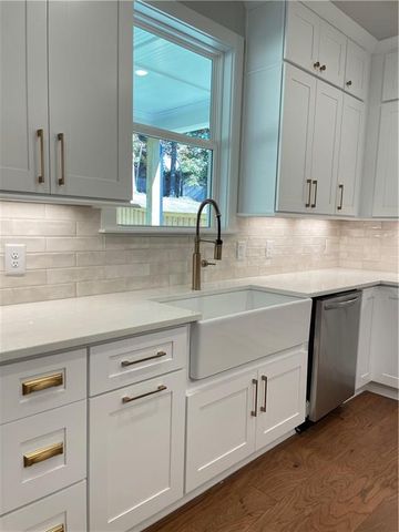 2942 Graham Gardens Lane, Marietta, GA 30062