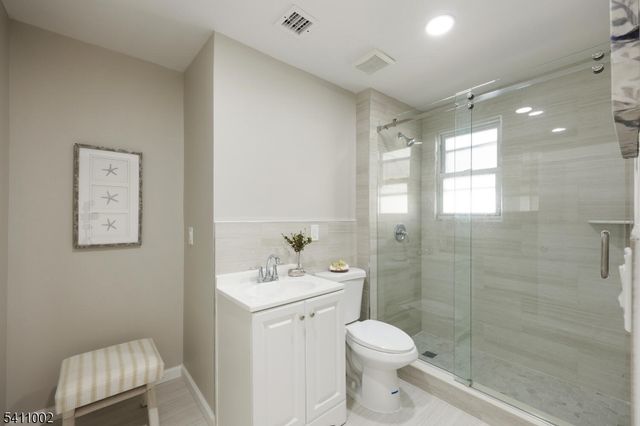 2123 Evans St, Rahway City, NJ 07065