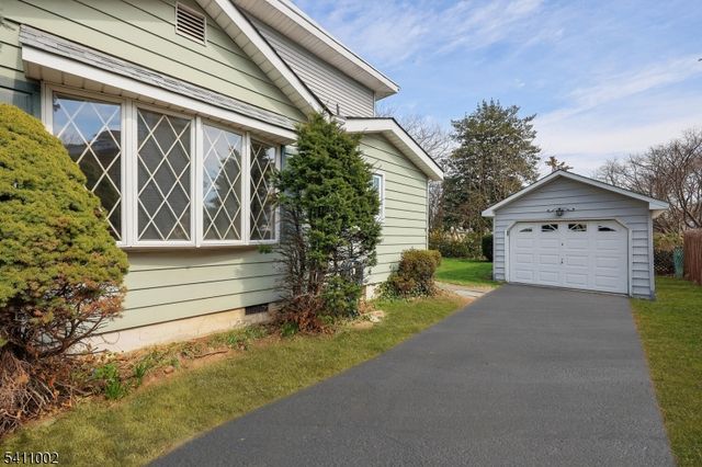 2123 Evans St, Rahway City, NJ 07065