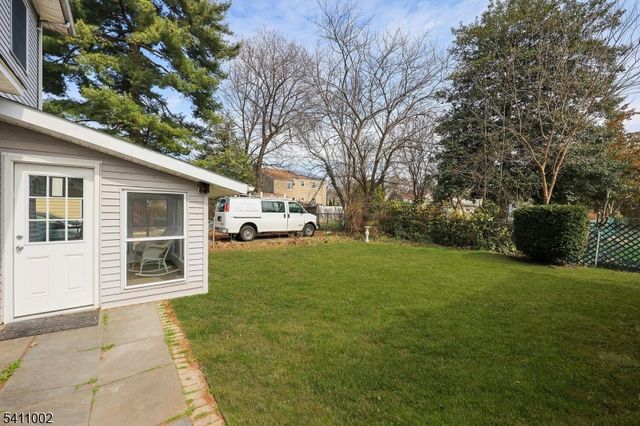 2123 Evans St, Rahway City, NJ 07065