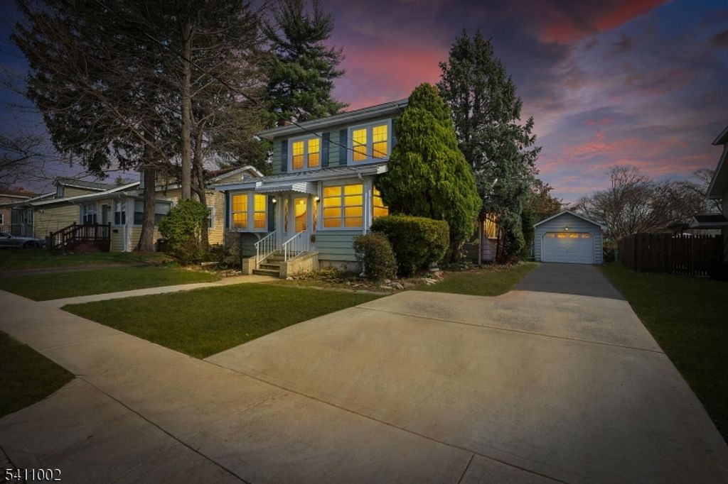 2123 Evans St, Rahway City, NJ 07065