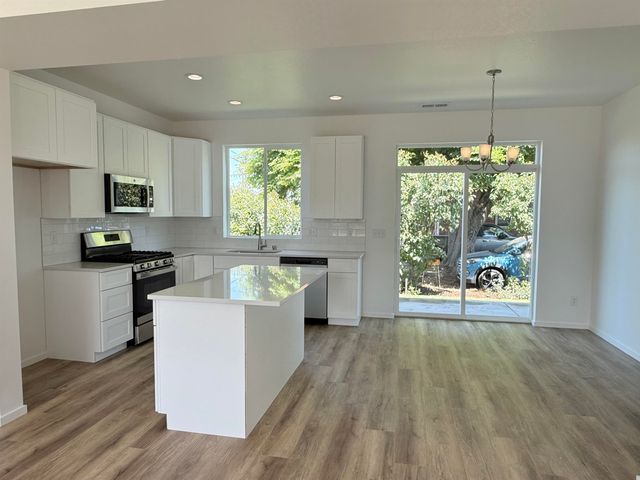 9503 E Michielli Ln, Spokane Valley, WA 99206