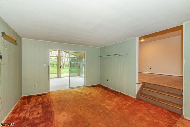 16 E Circuit Dr, Roxbury Twp., NJ 07876