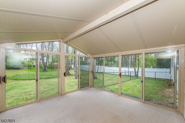 16 E Circuit Dr, Roxbury Twp., NJ 07876