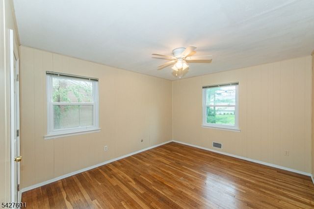 16 E Circuit Dr, Roxbury Twp., NJ 07876