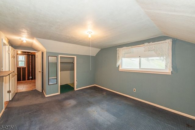 16 E Circuit Dr, Roxbury Twp., NJ 07876