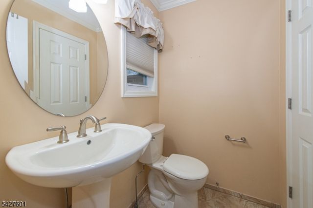 16 E Circuit Dr, Roxbury Twp., NJ 07876