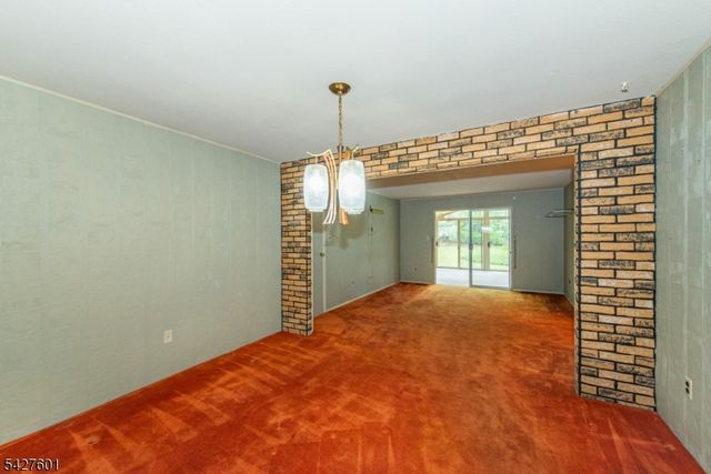 16 E Circuit Dr, Roxbury Twp., NJ 07876