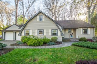 16 E Circuit Dr, Roxbury Twp., NJ 07876