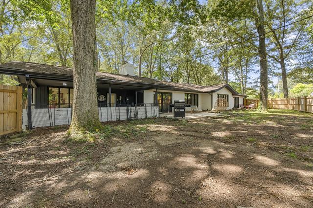512 Westwood Dr, Tullahoma, TN 37388