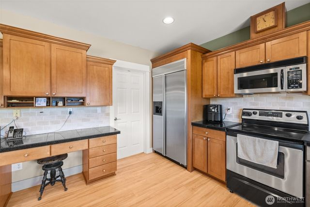 623 E Sequim Bay Road, Sequim, WA 98382