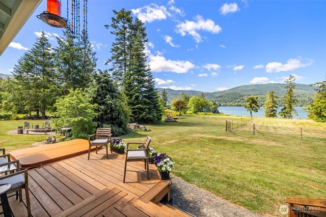 623 E Sequim Bay Road, Sequim, WA 98382