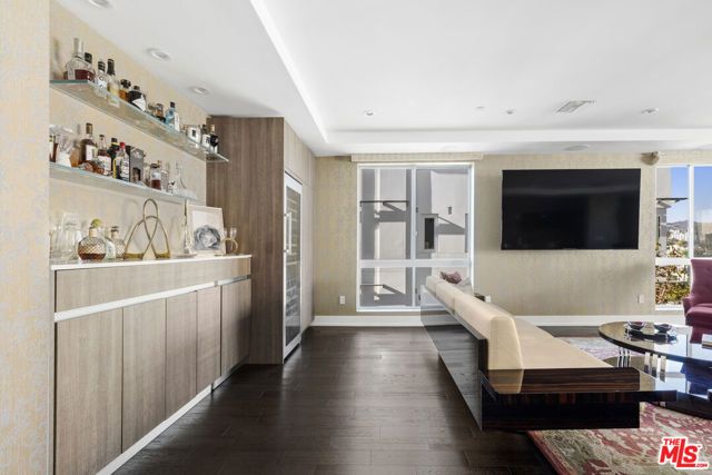 450 N Palm Drive 507, Beverly Hills, CA 90210