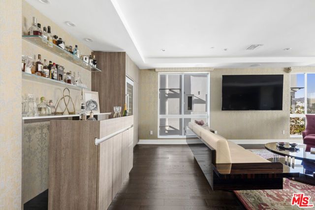 450 N Palm Drive 507, Beverly Hills, CA 90210