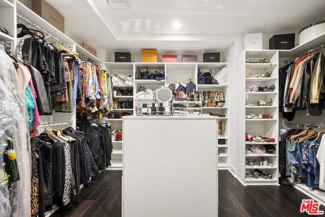 450 N Palm Drive 507, Beverly Hills, CA 90210