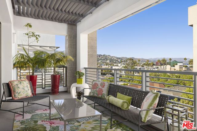 450 N Palm Drive 507, Beverly Hills, CA 90210
