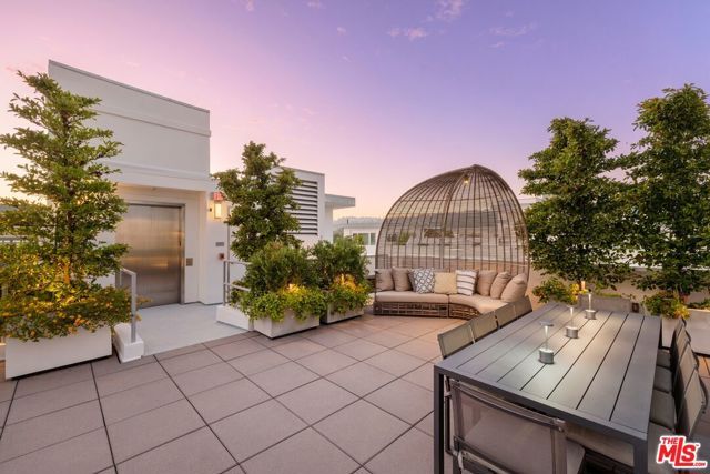 450 N Palm Drive 507, Beverly Hills, CA 90210