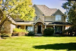8747 Country Shire Lane, Spring Grove, IL 60081