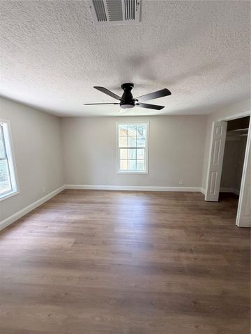 9532 E Avenue I, Houston, TX 77012