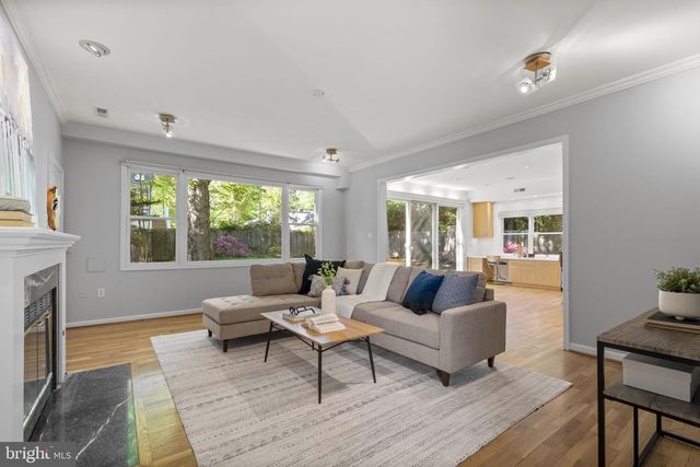 403 N WEST STREET, Falls Church, VA 22046