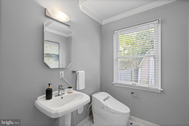 403 N WEST STREET, Falls Church, VA 22046