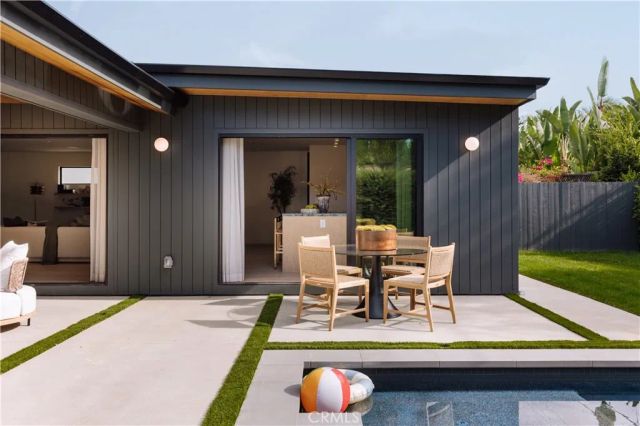5267 Ventura Canyon Avenue, Sherman Oaks, CA 91401