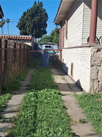 243 E 79, Los Angeles, CA 90003