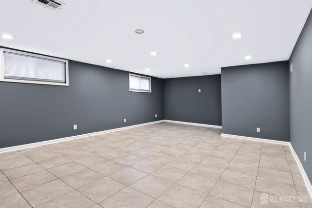 42 Jonquil Circle, Fords, NJ 08863