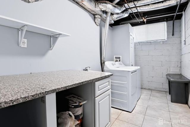 42 Jonquil Circle, Fords, NJ 08863