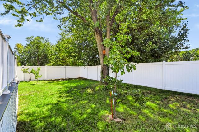 42 Jonquil Circle, Fords, NJ 08863
