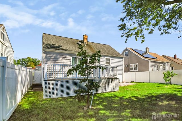 42 Jonquil Circle, Fords, NJ 08863