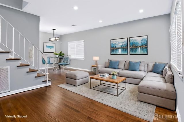 42 Jonquil Circle, Fords, NJ 08863