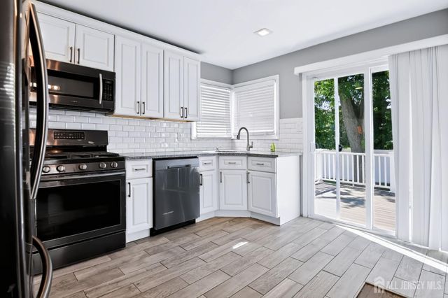 42 Jonquil Circle, Fords, NJ 08863
