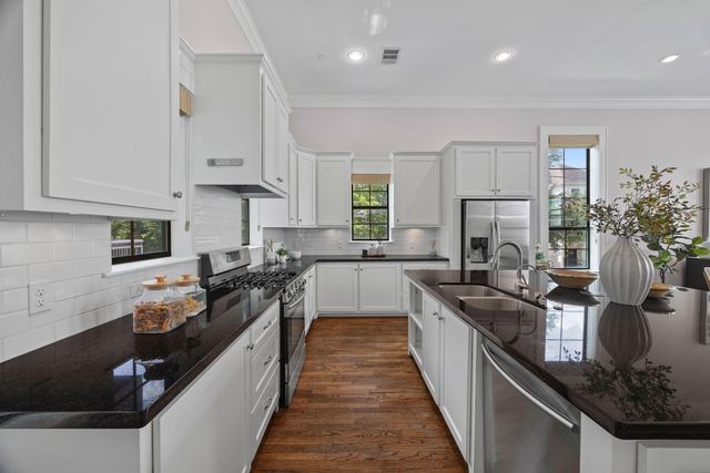 5810 Maxie Street, Houston, TX 77007