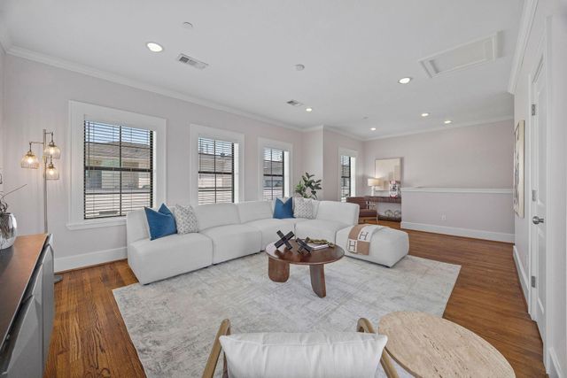 5810 Maxie Street, Houston, TX 77007