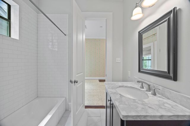 5810 Maxie Street, Houston, TX 77007