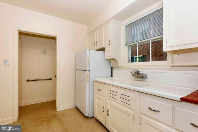 323 BROADMOOR RD, Baltimore, MD 21212