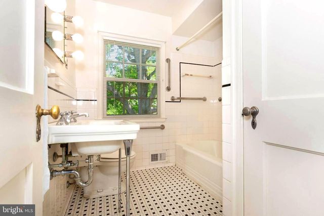 323 BROADMOOR RD, Baltimore, MD 21212