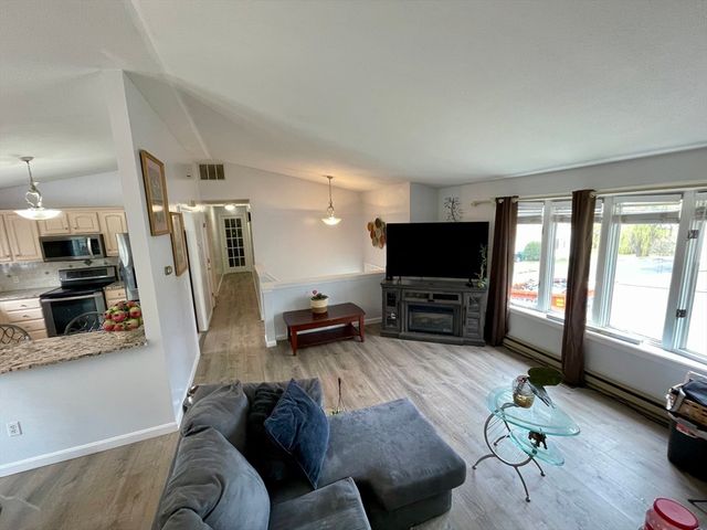 132 Ondrick Dr, Chicopee, MA 01020