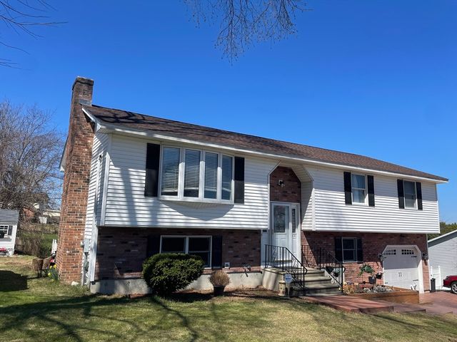 132 Ondrick Dr, Chicopee, MA 01020