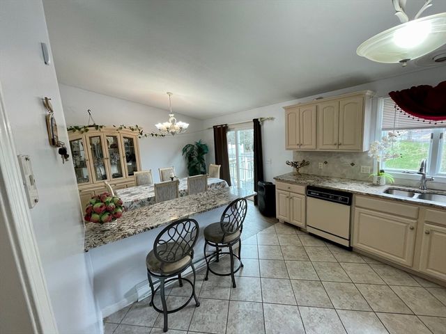 132 Ondrick Dr, Chicopee, MA 01020