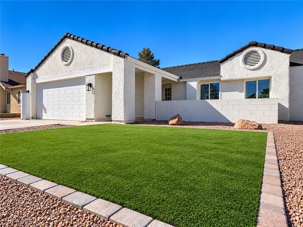 7157 Sixshooter Drive, Las Vegas, NV 89119 — photo 2