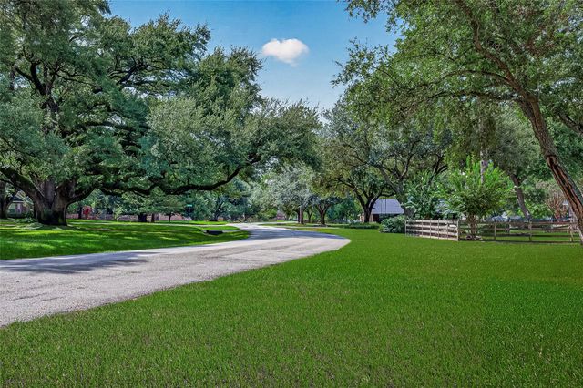 18903 Grosbeak Lane, Tomball, TX 77377