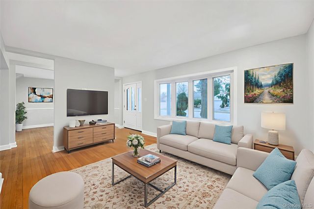 2585 Oceanside Road, Oceanside, NY 11572