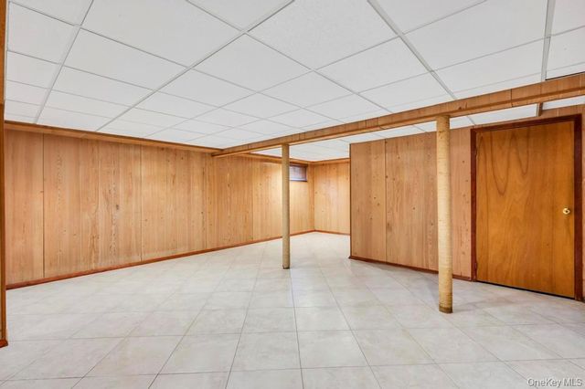 2585 Oceanside Road, Oceanside, NY 11572